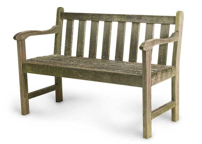 Stará dřevěná zahradní lavička před foto: Tato dřevěná zahradní lavička v průběhu let zvětrala a je připravena k osvěžení.