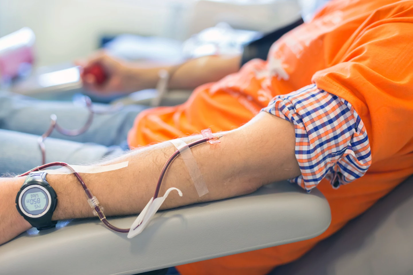 Některé evropské země žádají dárce, aby omezili příjem kofeinu před dáním krve